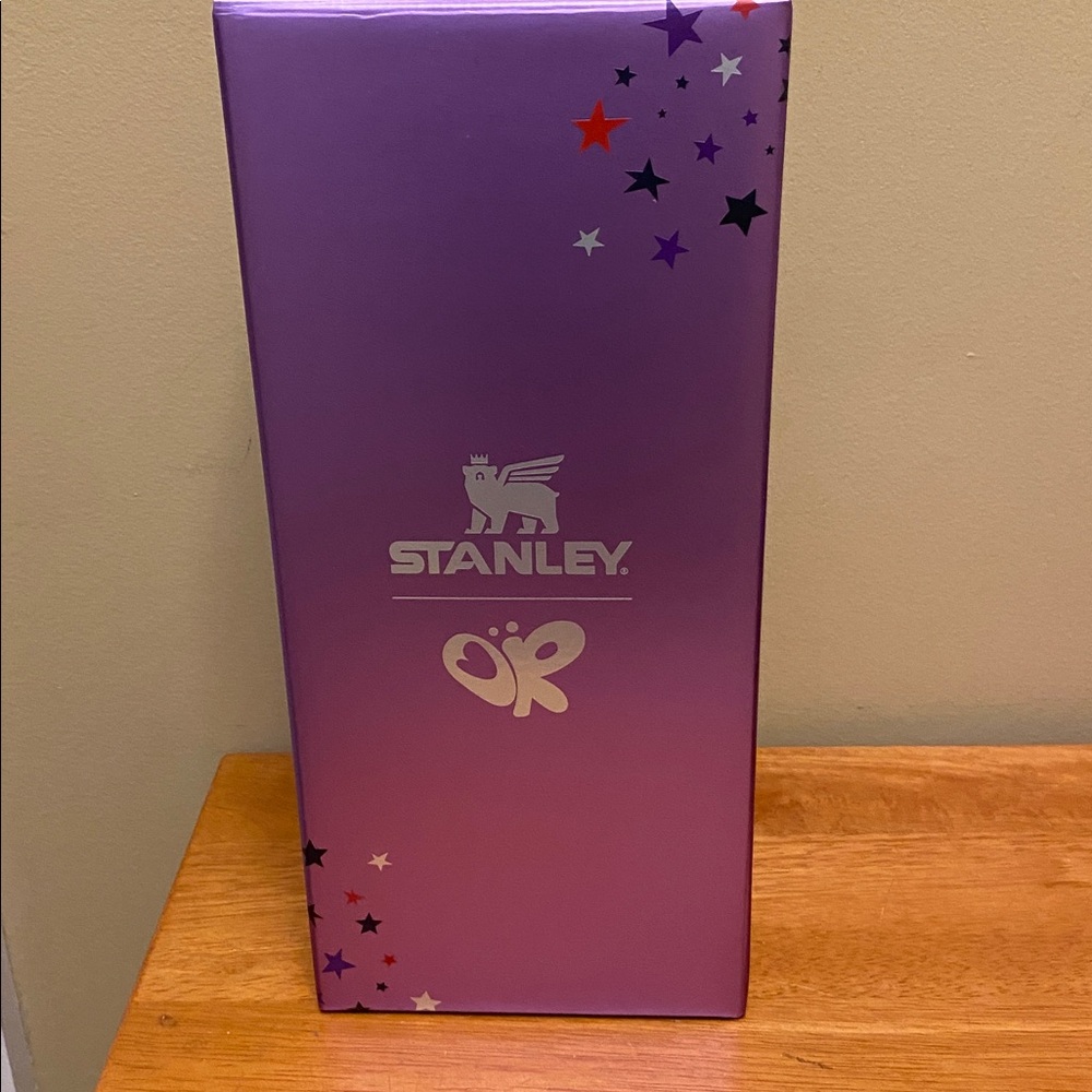 NEW IN ORIGINAL BOX Stanley x Olivia Rodrigo 40 oz